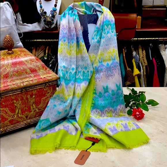HOST PIC MISSONI SARONG/SCARF/WRAP LARGE BEAUTIFUL SIGNATURE PRINT W/ FRINGE - Picture 2 of 9